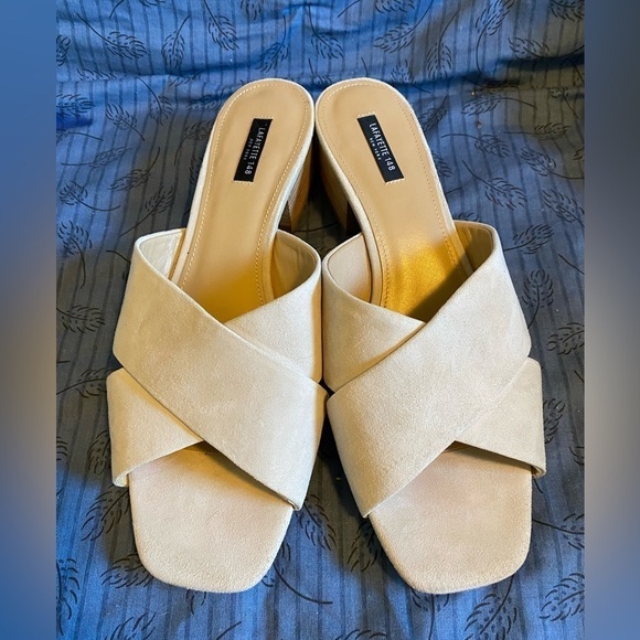 Lafayette 148 calf suede cross open toe sandals size 11 - Picture 1 of 6